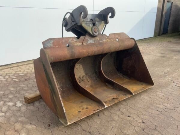 MH-30/22 Tilting Bucket - Image 7