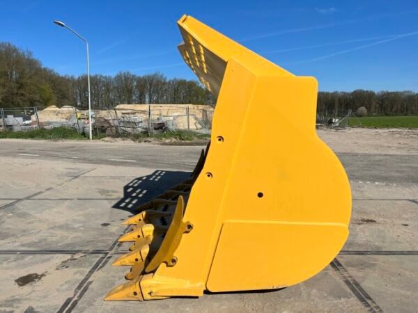 CAT 988H Bucket - Image 8