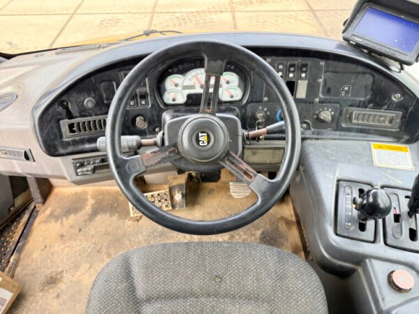 Caterpillar 730 - Image 7