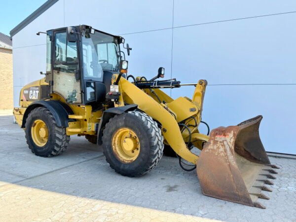 Caterpillar 908H - Image 7