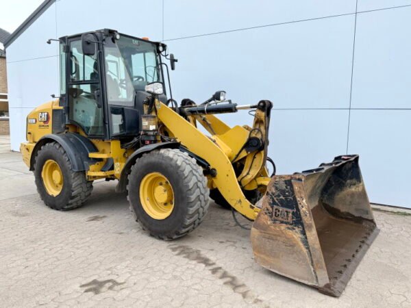 Caterpillar 908M - Image 7
