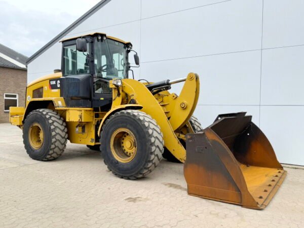 Caterpillar 938K - Image 7