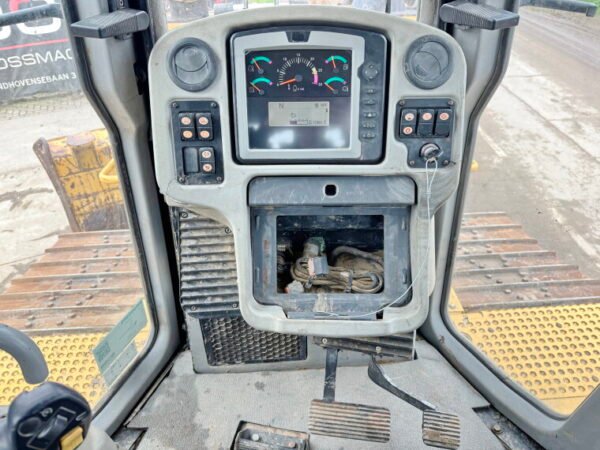 Caterpillar D6T - Image 7