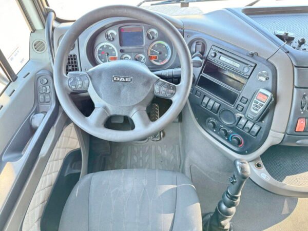 DAF XF105.410 6x2 - Image 7