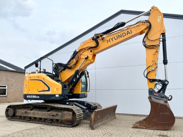 Hyundai HX235LCR - Image 7
