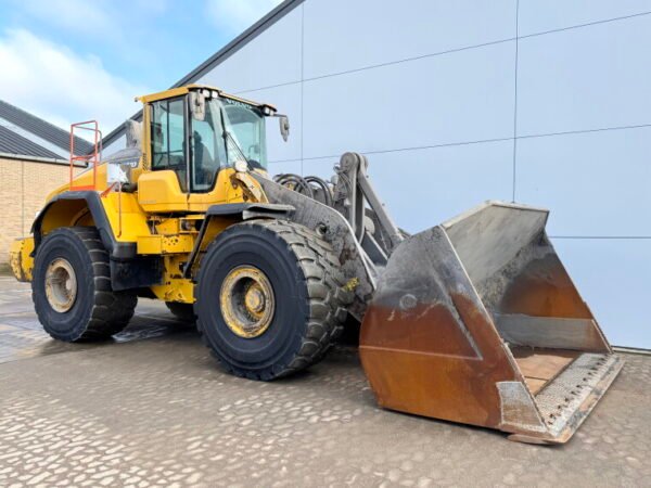Volvo L220H - Image 7