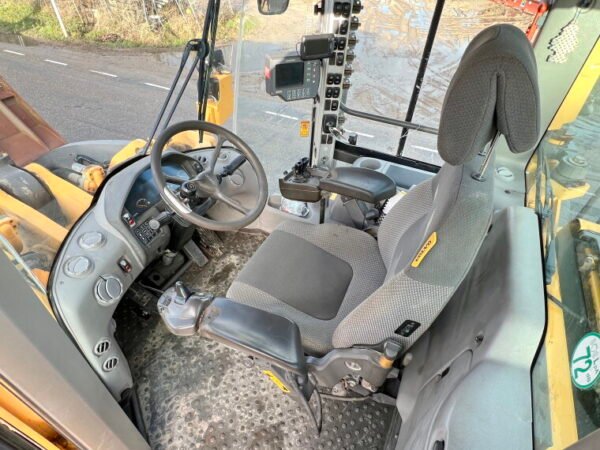 Volvo L350F - Image 7