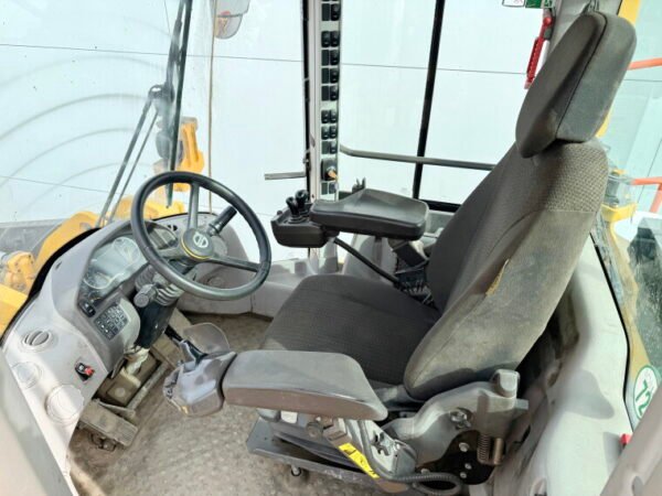 Volvo L350H - Image 7