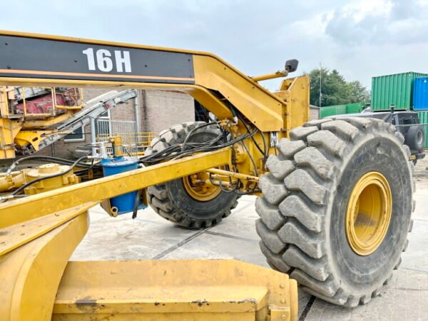 Caterpillar 16H - Image 9