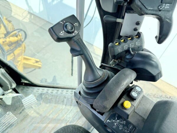 Caterpillar 140M VHP Plus AWD - Image 8