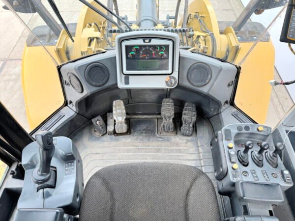 Caterpillar 962M - Image 8