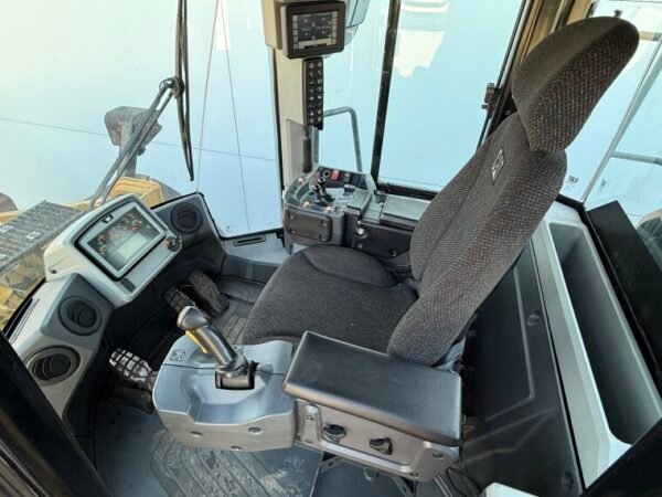 Caterpillar 972M - Image 8