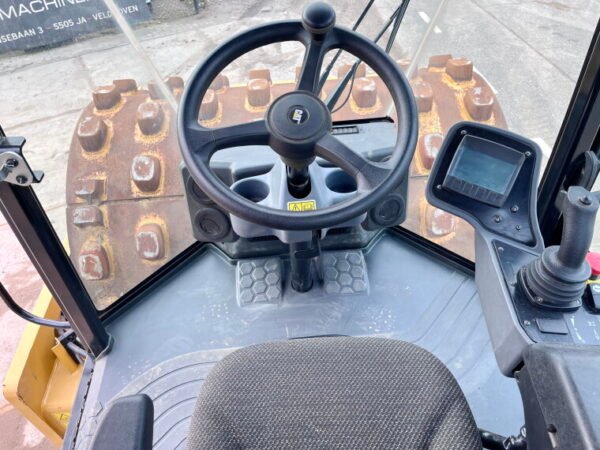 Caterpillar CS66B - Image 8
