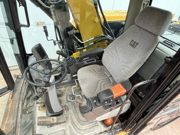 Caterpillar M313D - Image 8