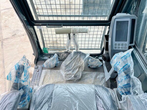 Hyundai R140L - Image 7