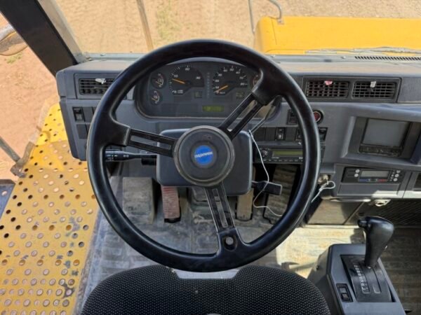 Komatsu HD405-7 - Image 8