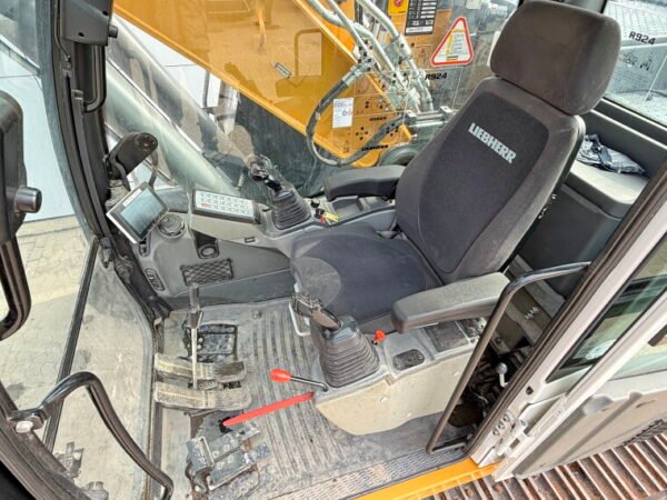 Liebherr R924LC - Image 8