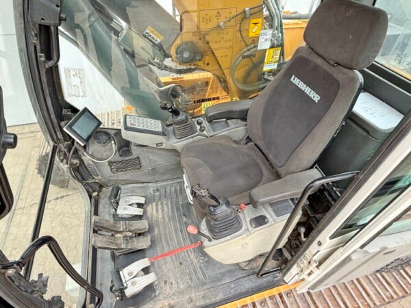 Liebherr R926LC - German Machine - Image 8