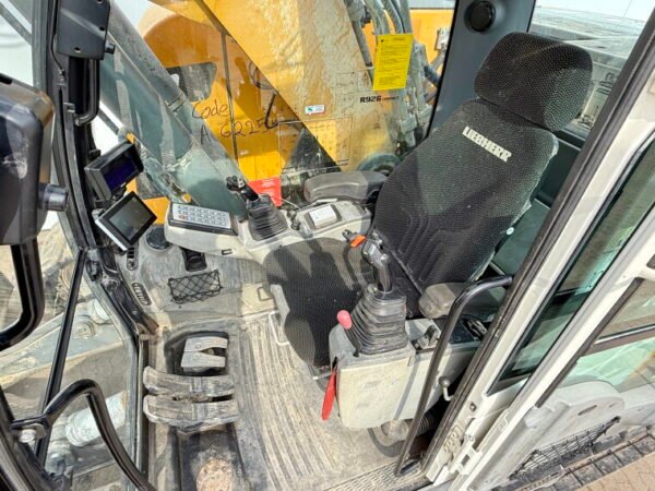 Liebherr R926 Compact - Image 8