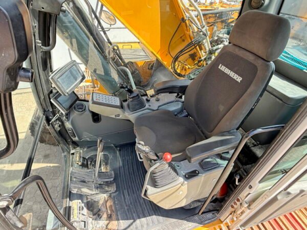 Liebherr R936LC - Image 8