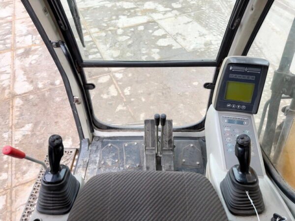 Liebherr R944C HDSL - 19 Meter Long Reach - Image 8