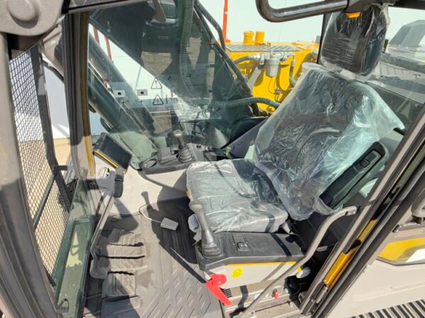 Volvo EC210 - Image 8