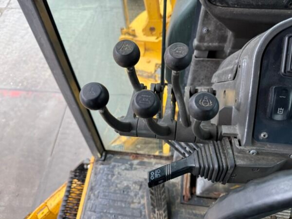 Volvo G946 AWD - Image 8