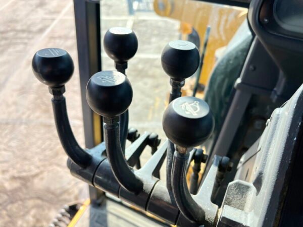 Volvo G946B 6x6 - Image 8
