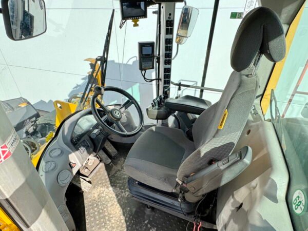 Volvo L120H - Image 8