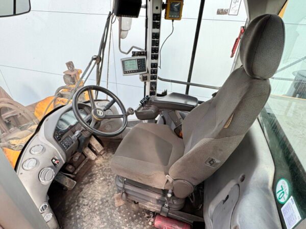 Volvo L180H - Image 8