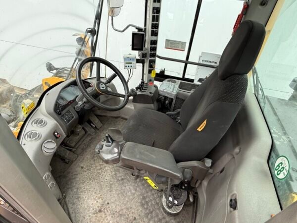 Volvo L70H - Image 8