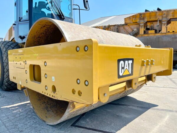 Caterpillar CS66B - Image 12