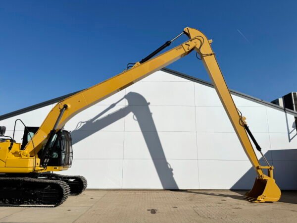 Caterpillar 323D3 - Image 9