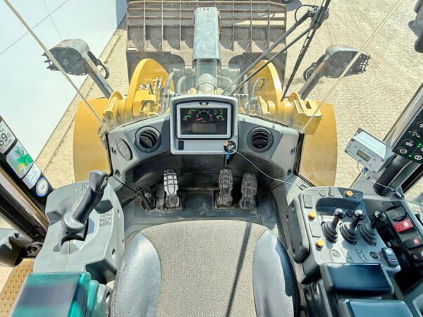 Caterpillar 950M - Image 9