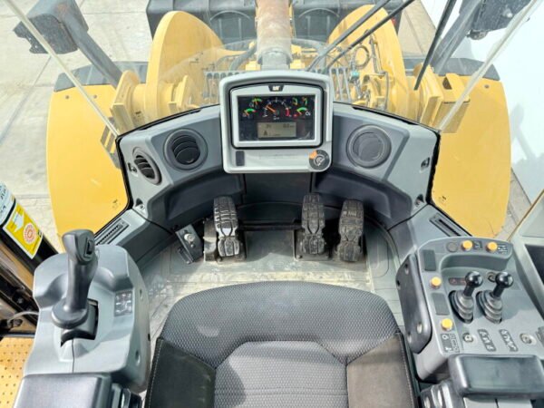 Caterpillar 950M - Image 9