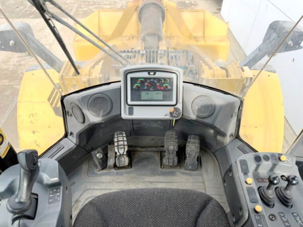 Caterpillar 972M - Image 9