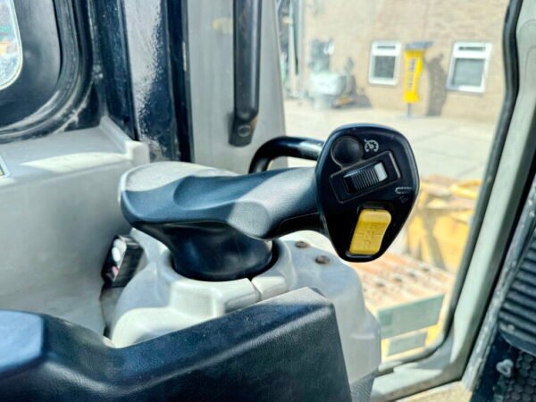 Caterpillar D6T LGP - Image 9