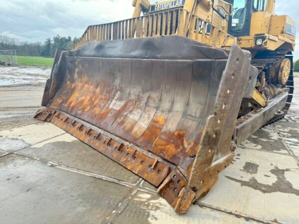 Caterpillar D9R - Image 9