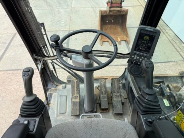 Caterpillar M313D - Image 9