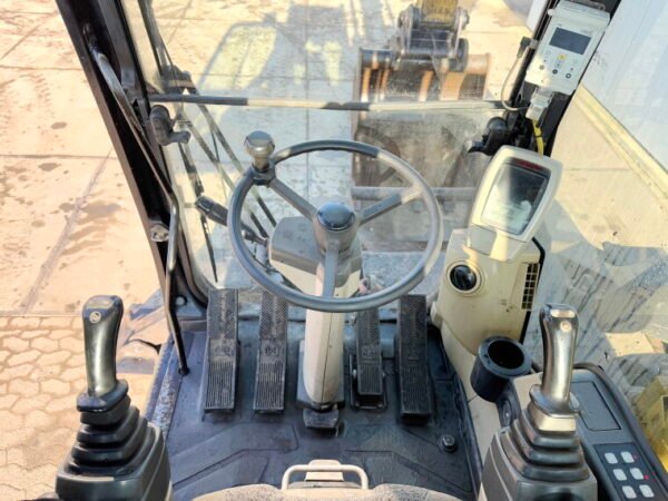 Caterpillar M322C - Image 9