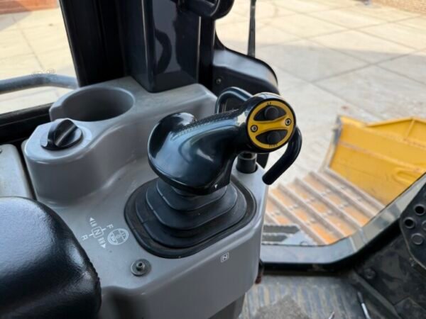 Komatsu D51EX-24 - Image 10