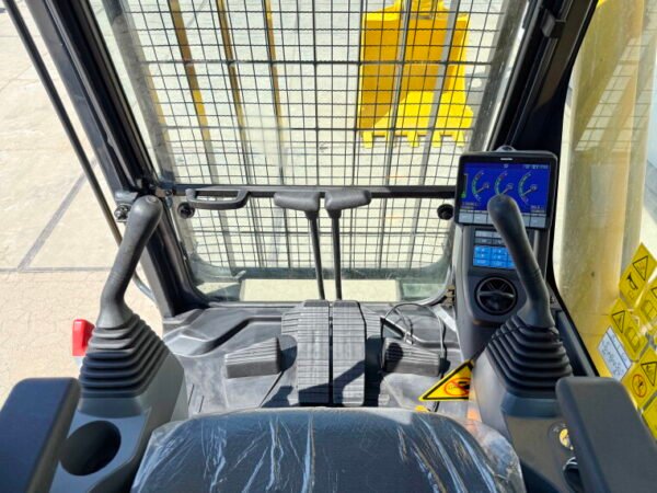 Komatsu PC210-10M0 *2025 Model* - Image 9