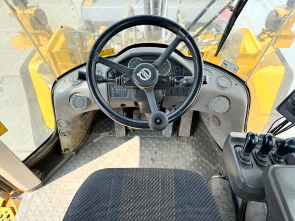Volvo L150H - Image 9