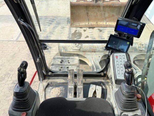Liebherr R926 Compact - Image 9