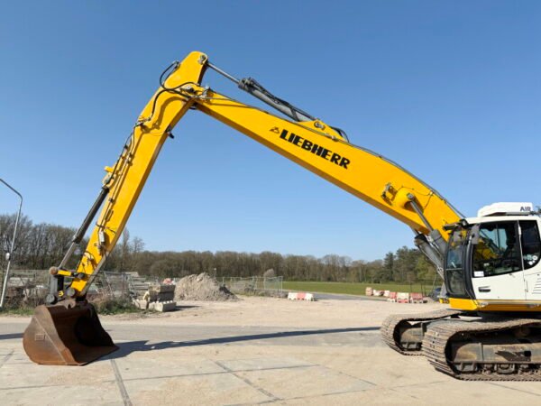 Liebherr R946LC SHD - 15 Meter Long Reach - Image 9