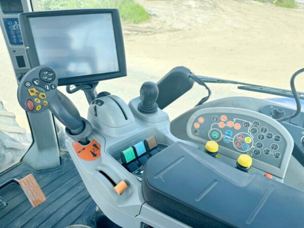 New Holland T8.360 LOW HOURS - Image 9