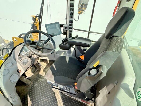 Volvo L110H - German Machine - Image 9