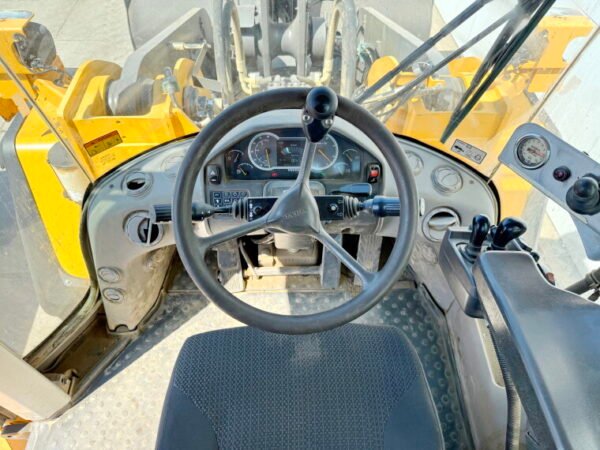 Volvo L150H - Image 9