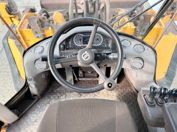 Volvo L180H - Image 9