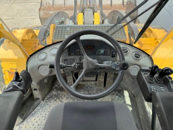 Volvo L350F - Image 9